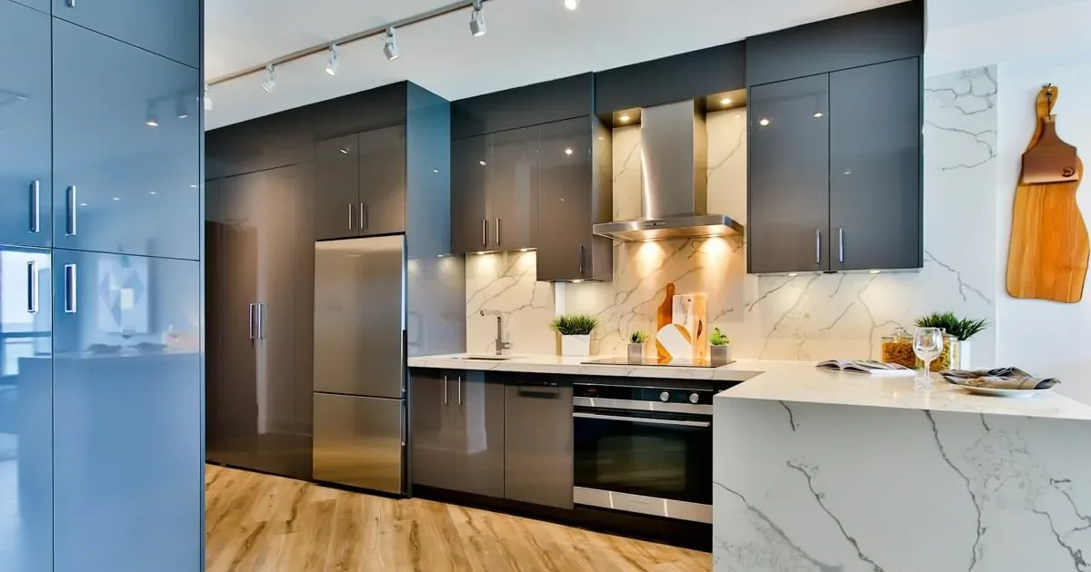 tending home and kitchen