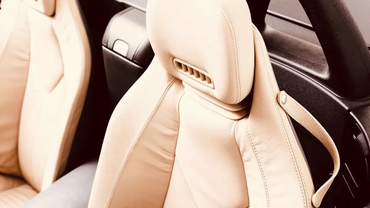 convertible with pink seats, trendy car accessories for girls