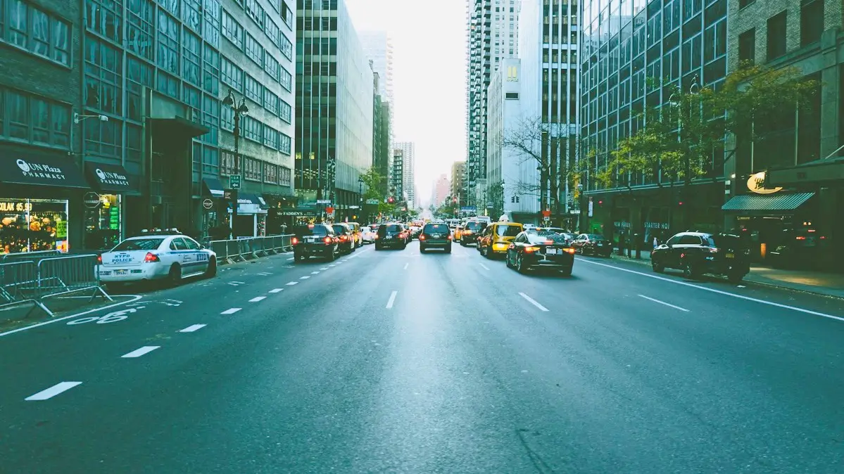 Vantrue E1 dash camera view of NYC street.